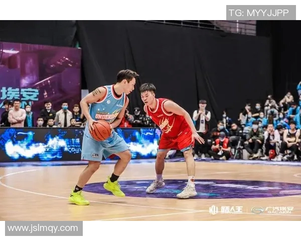 四川蓝鲸迎战福建球队期待精彩对决展现篮球魅力与团队精神