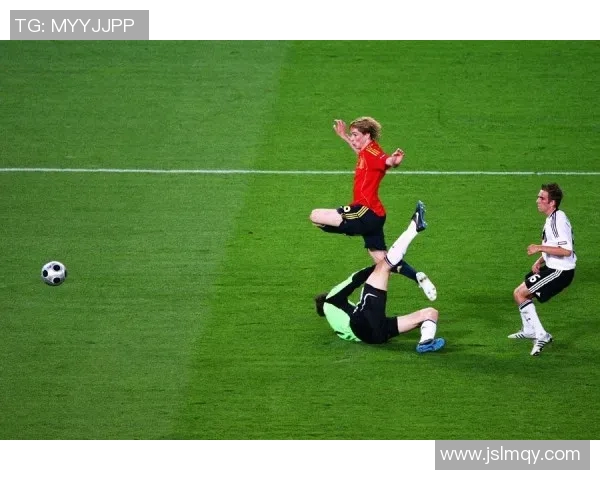 帕特罗纳图与防卫者的激烈对决揭示了足球战术的新趋势与精彩瞬间