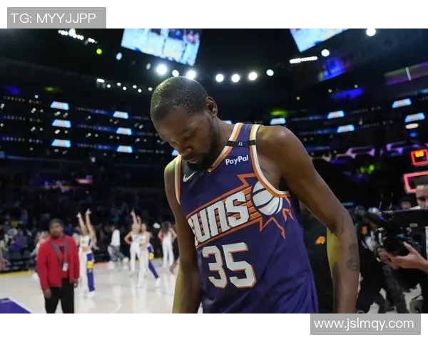 火箭队与雷霆队的激烈对决回顾及赛季分析四月二十四日的精彩瞬间