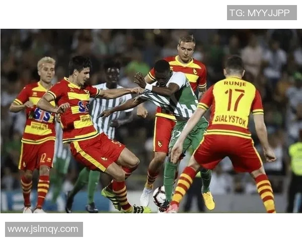 贝西克塔斯迎战本菲卡两队争夺欧战资格的关键之战